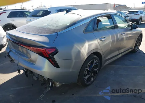 2025 Kia K5 Gt-Line z USA, uszkodzony, nr VIN KNAG64J78S5325904